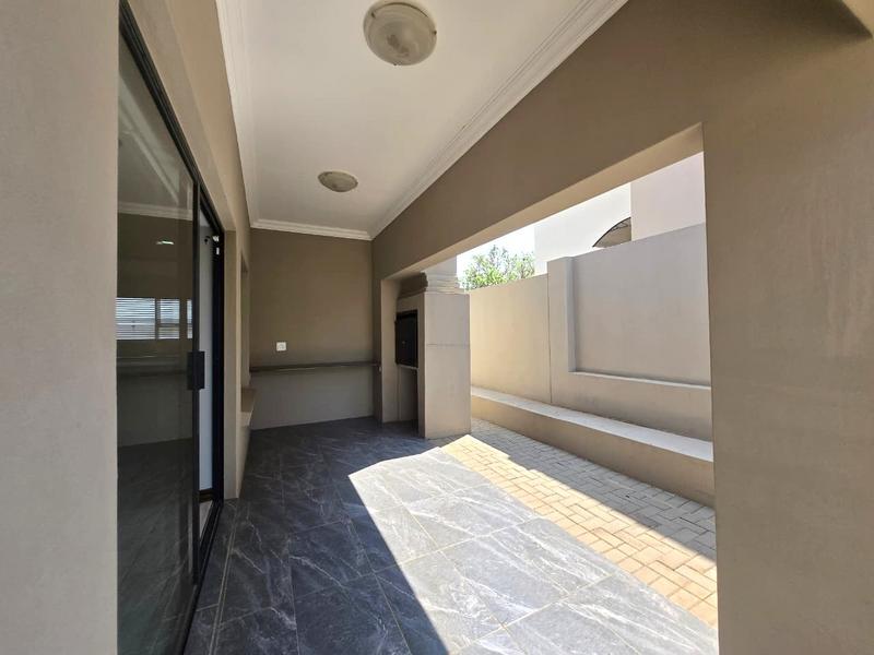 3 Bedroom Property for Sale in Gateway Manor North West